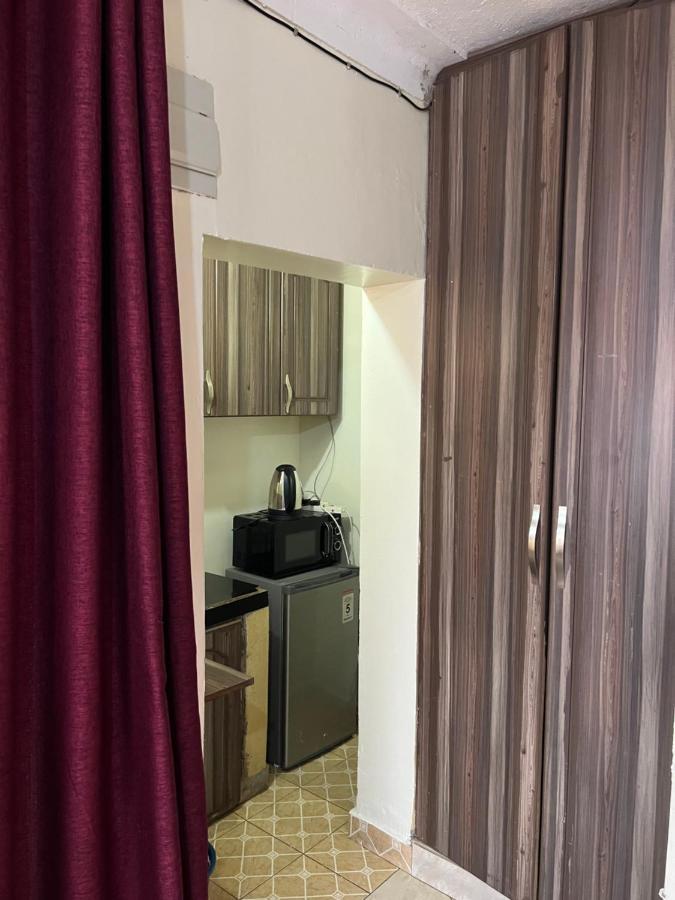 Lark Suites -Bukoto Kampala Eksteriør bilde