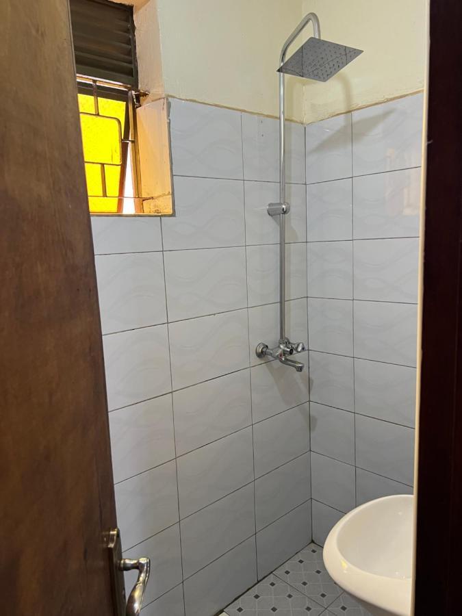 Lark Suites -Bukoto Kampala Eksteriør bilde